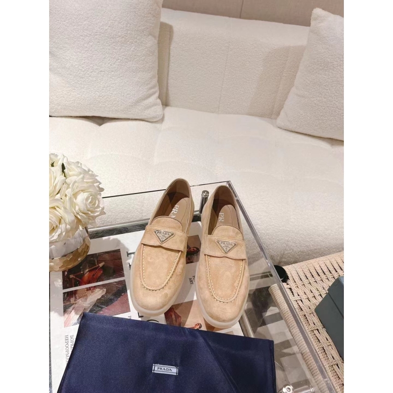 Pra*a leather shoes